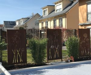Sichtschutz für den Garten, die Gärtnerin